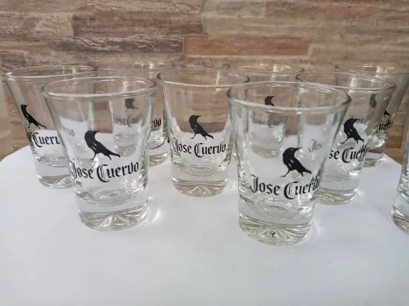 SHOT JOSE CUERVO